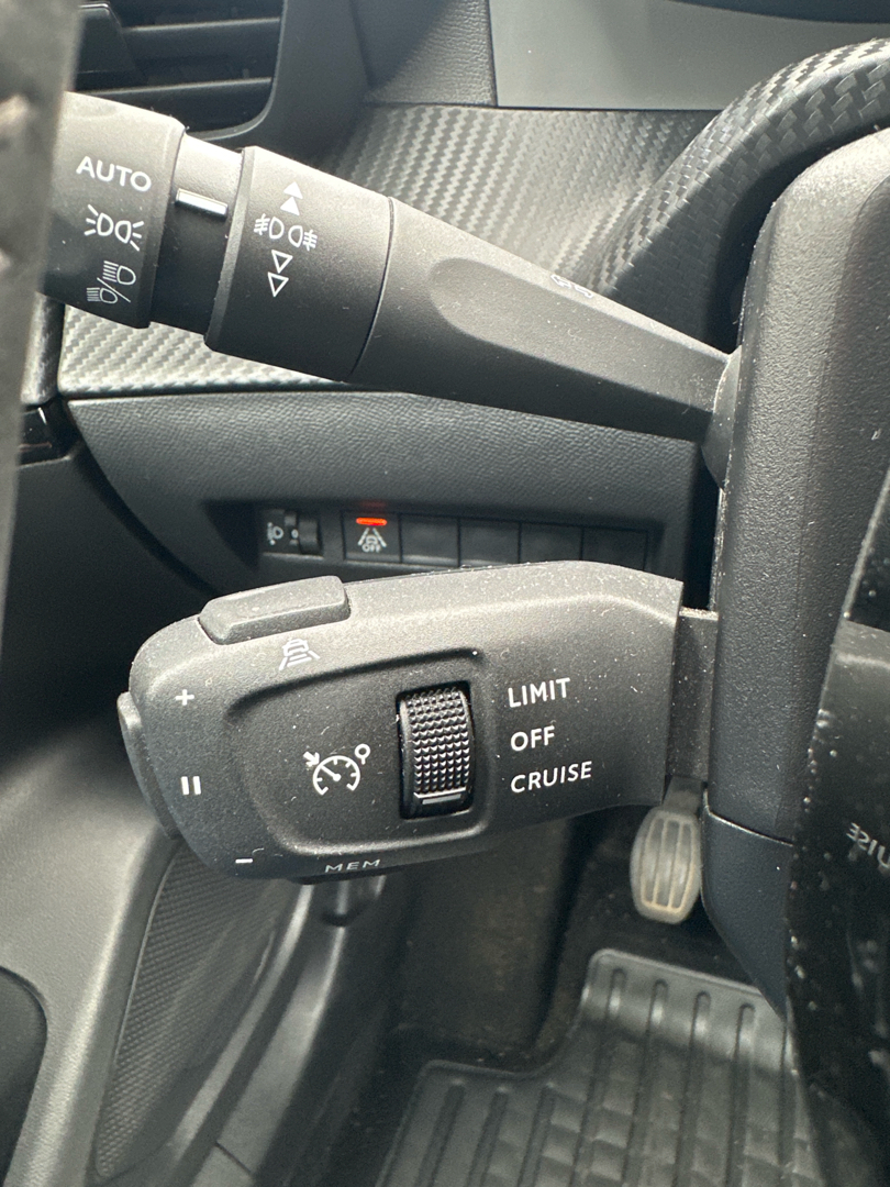 Billede af Peugeot 2008 1,2 PureTech Platin Sport 130HK 5d