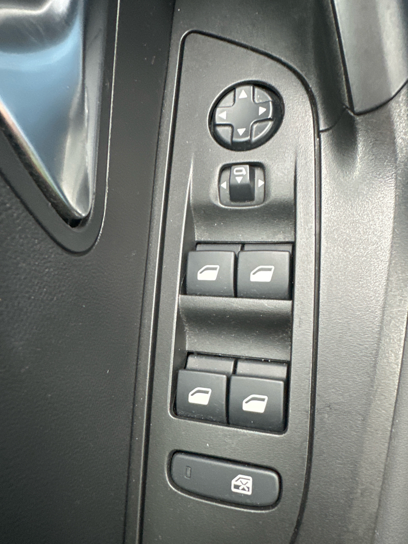 Billede af Peugeot 2008 1,2 PureTech Platin Sport 130HK 5d
