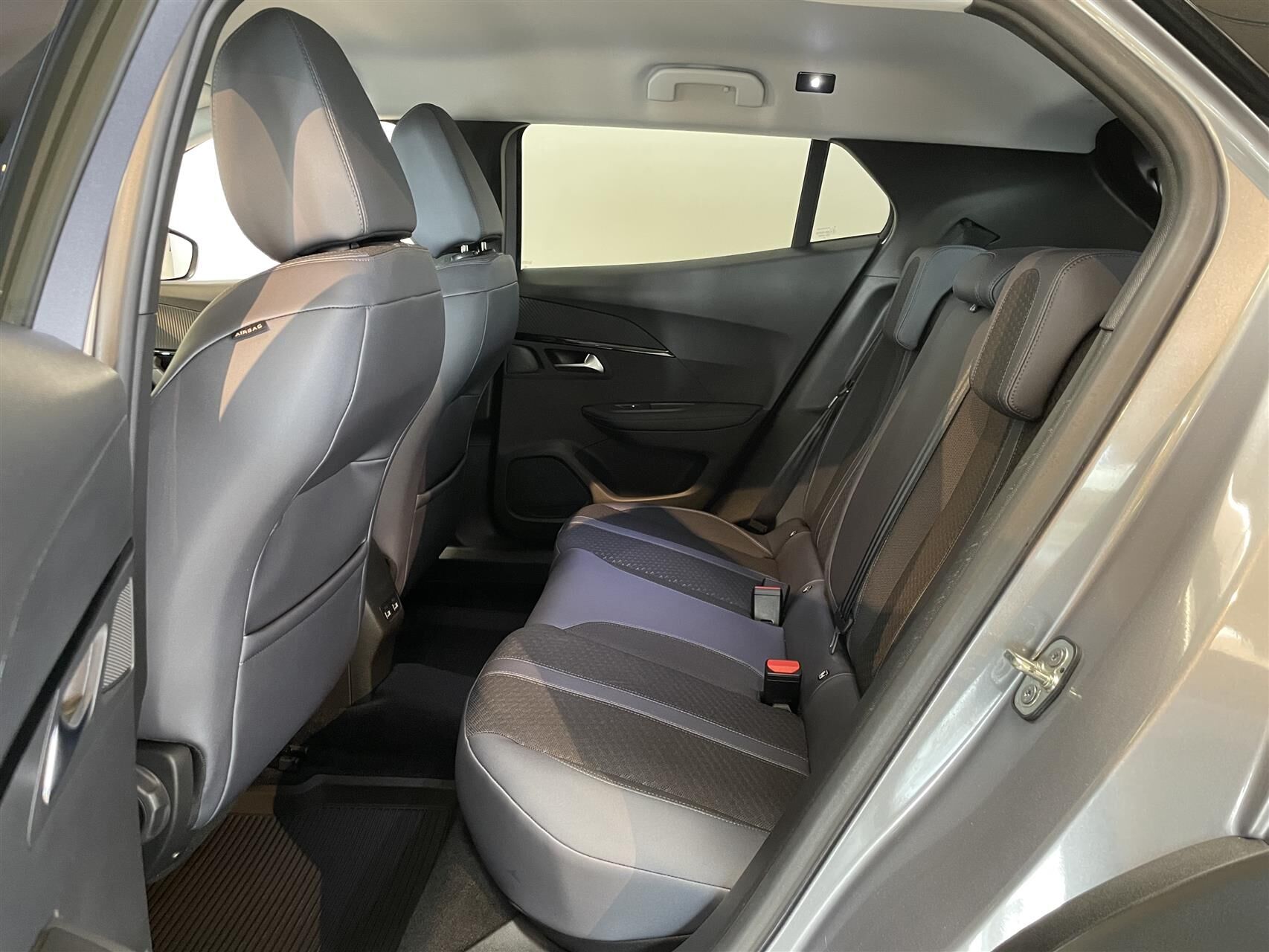 Billede af Peugeot 2008 1,2 PureTech Allure Pack EAT8 130HK 5d 8g Aut.