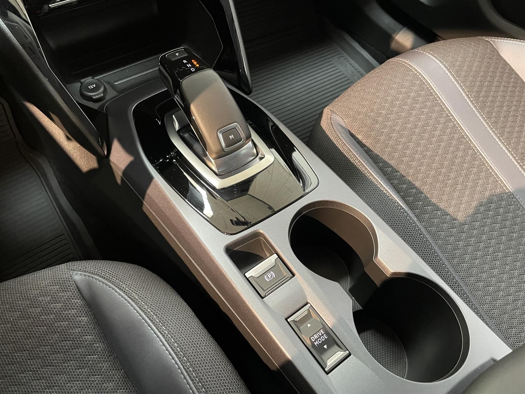 Billede af Peugeot 2008 1,2 PureTech Allure Pack EAT8 130HK 5d 8g Aut.