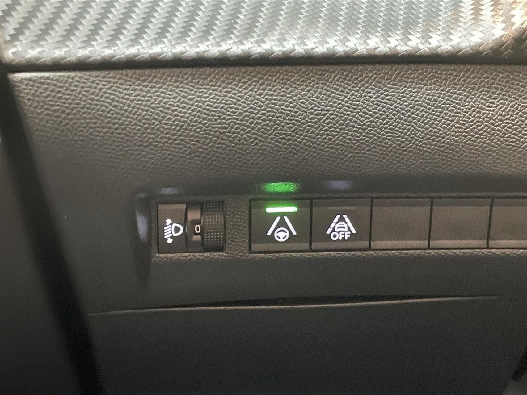 Billede af Peugeot 2008 1,2 PureTech Allure Pack EAT8 130HK 5d 8g Aut.