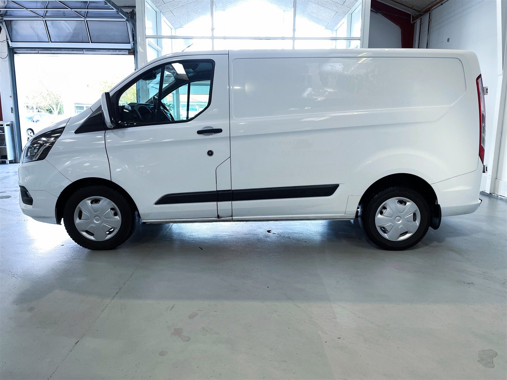 Billede af Ford Transit Custom 340 L1H1 2,0 TDCi Trend 170HK Van 6g Aut.