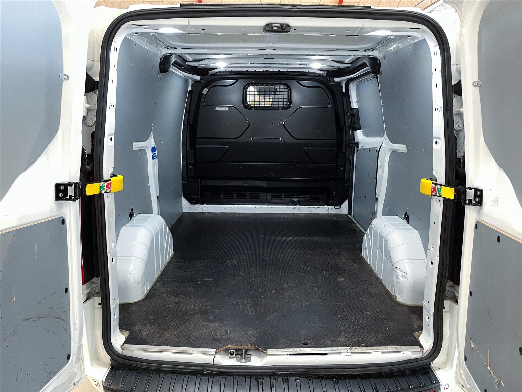 Billede af Ford Transit Custom 340 L1H1 2,0 TDCi Trend 170HK Van 6g Aut.