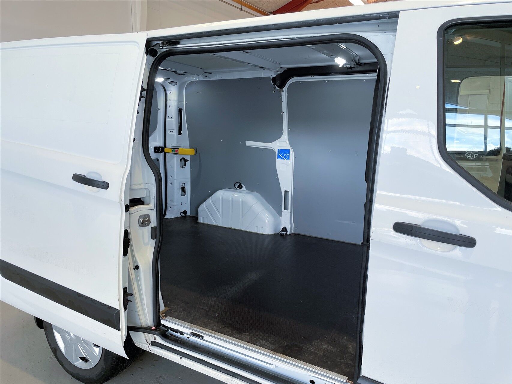 Billede af Ford Transit Custom 340 L1H1 2,0 TDCi Trend 170HK Van 6g Aut.