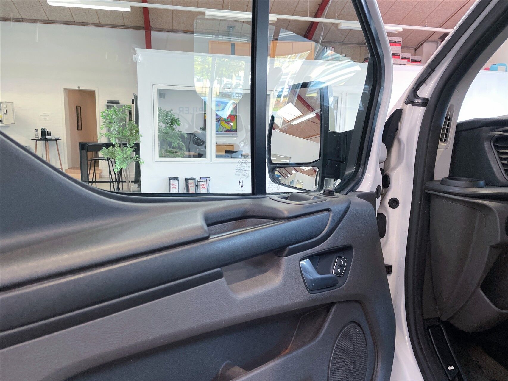 Billede af Ford Transit Custom 340 L1H1 2,0 TDCi Trend 170HK Van 6g Aut.