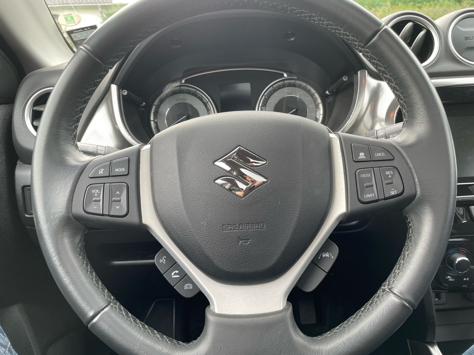 Billede af Suzuki Vitara 1,5 Hybrid Adventure AGS 102HK 5d 6g Aut.
