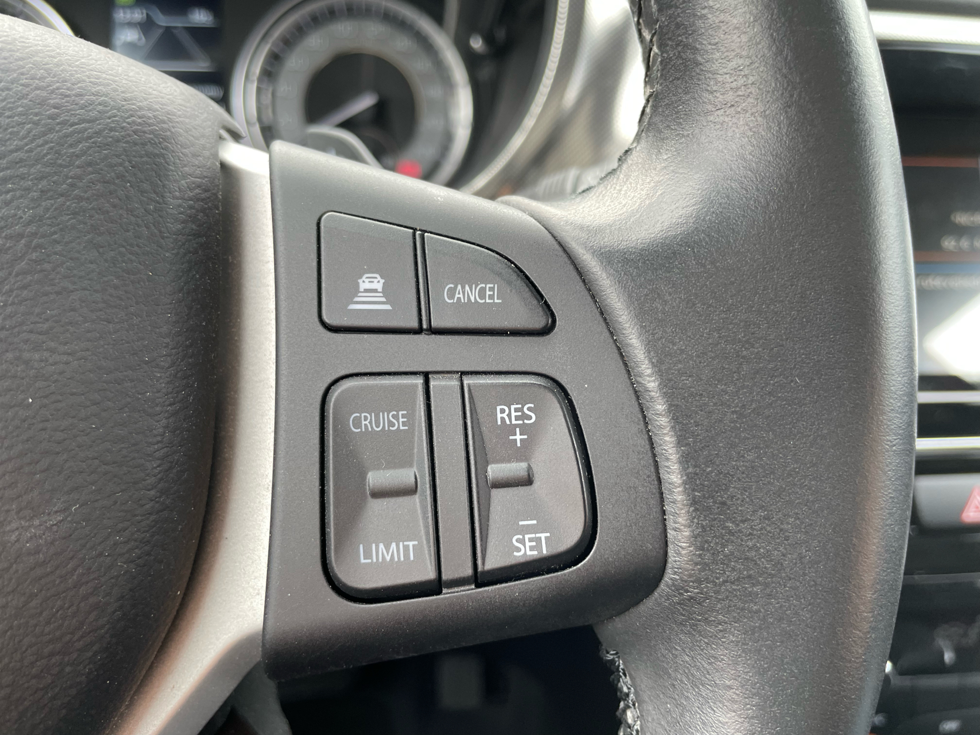 Billede af Suzuki Vitara 1,5 Hybrid Adventure AGS 102HK 5d 6g Aut.