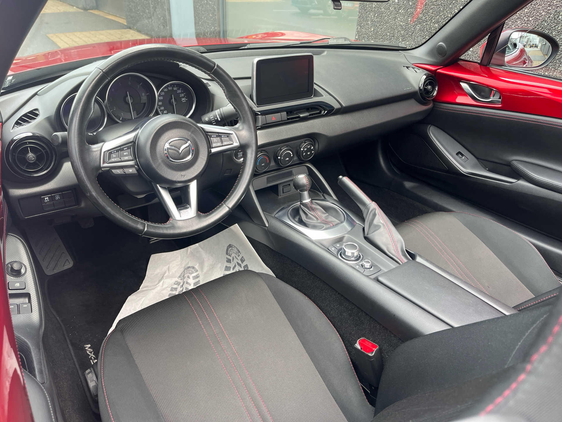 Billede af Mazda MX-5 Roadster 1,5 Skyactiv-G 131HK Cabr. 6g