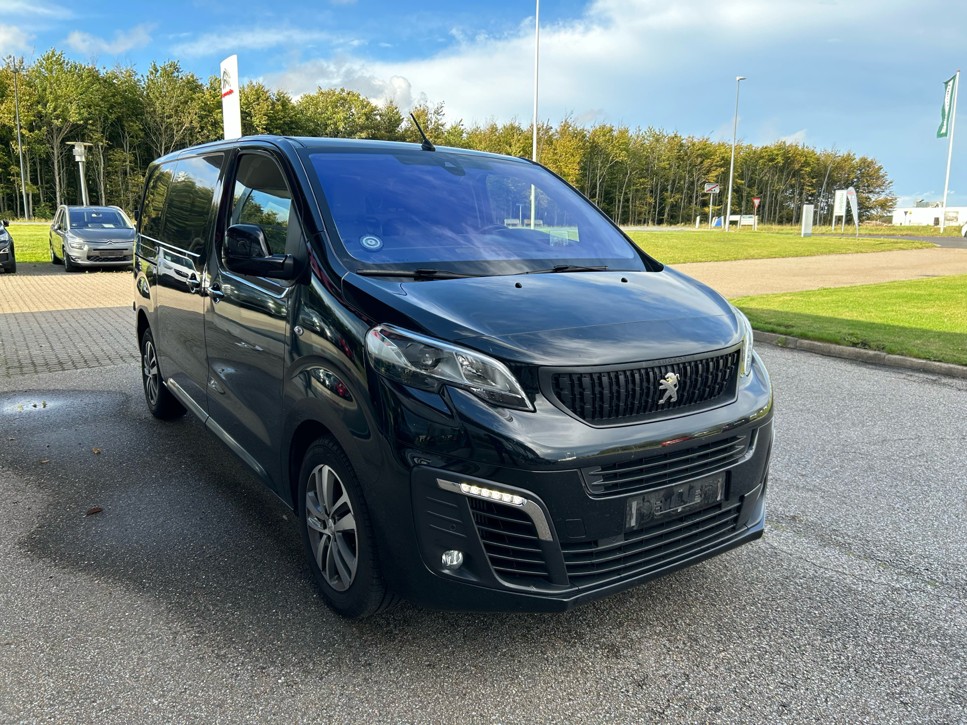Billede af Peugeot Expert L2 2,0 BlueHDi Ultimate EAT8 177HK Van 8g Aut.