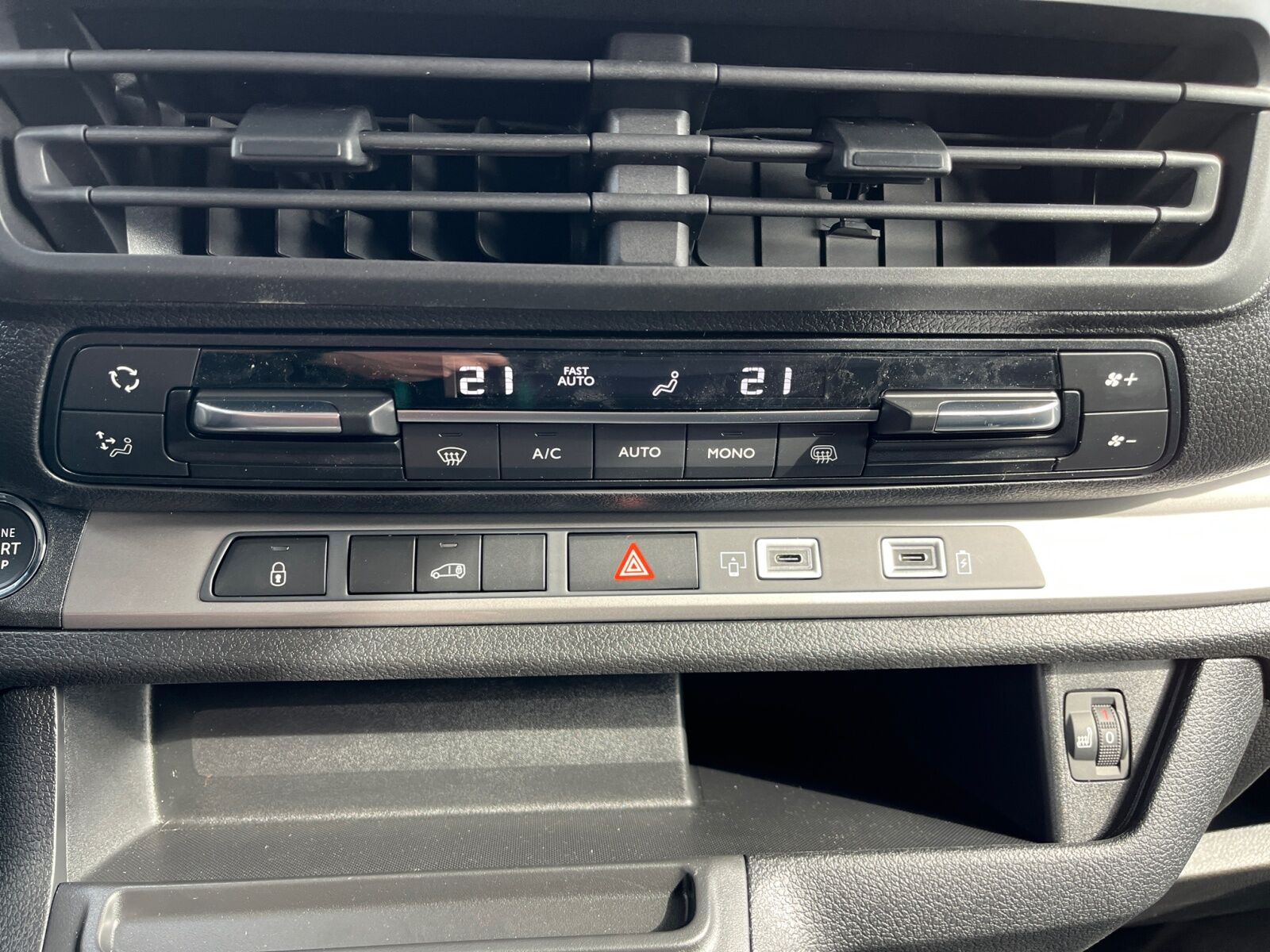 Billede af Toyota Proace Electric Long EL Comfort Master+ m/ 2 Skydedøre 136HK Van Aut.