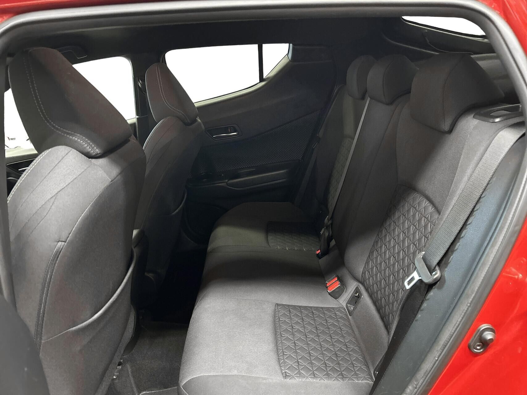 Billede af Toyota C-HR 2,0 Hybrid C-LUB Premium Multidrive S 184HK 5d Aut.