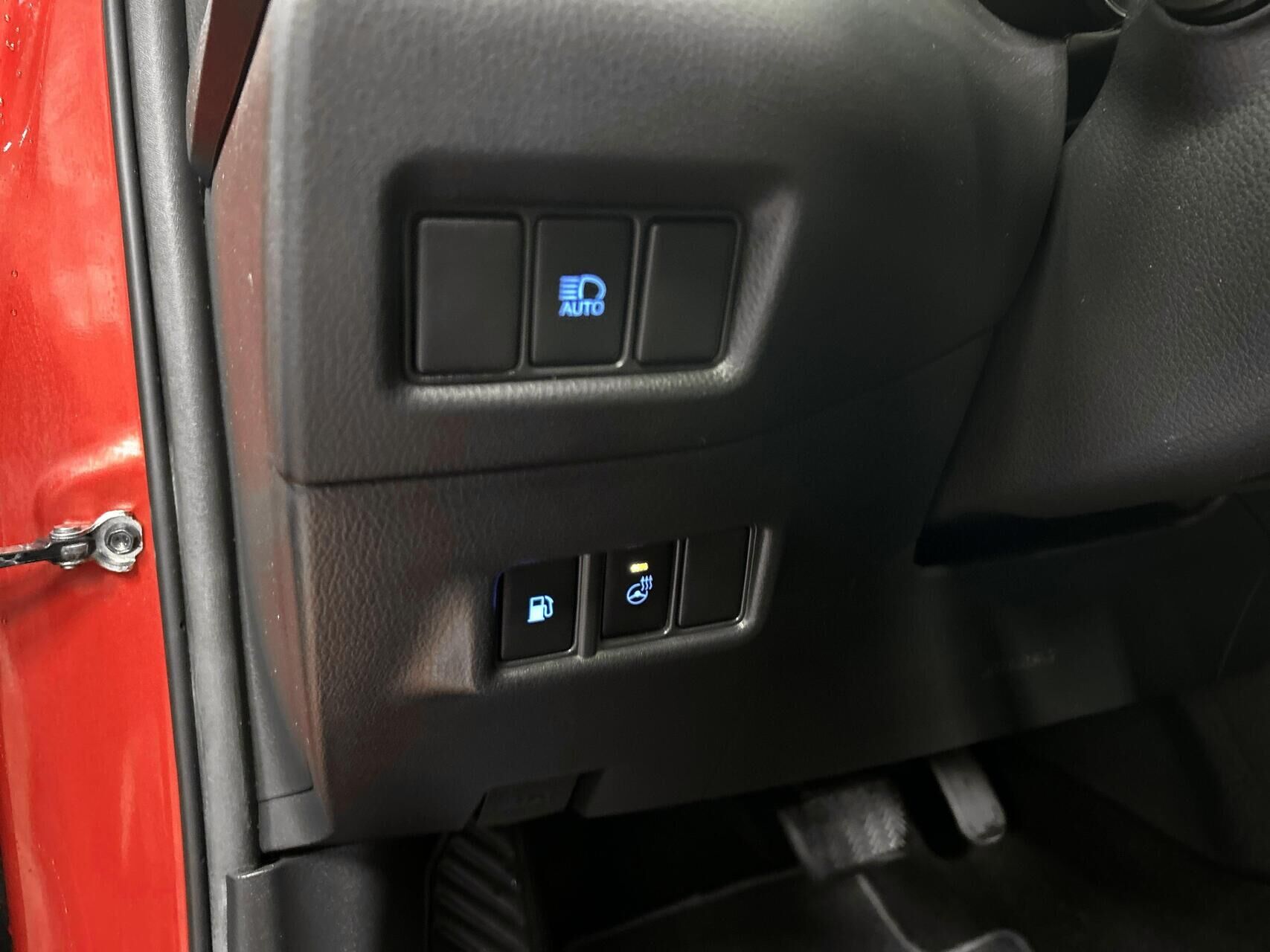 Billede af Toyota C-HR 2,0 Hybrid C-LUB Premium Multidrive S 184HK 5d Aut.