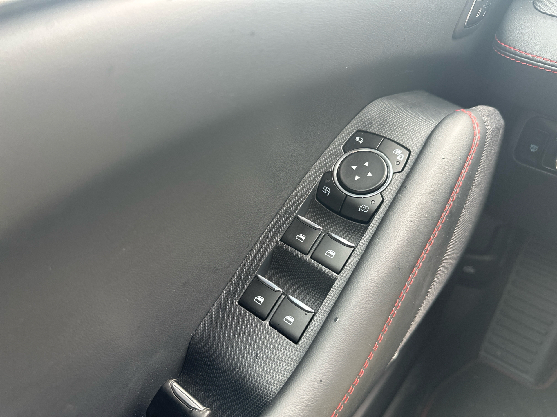Billede af Ford Mustang Mach-E EL UR Premium AWD 351HK 5d Aut.