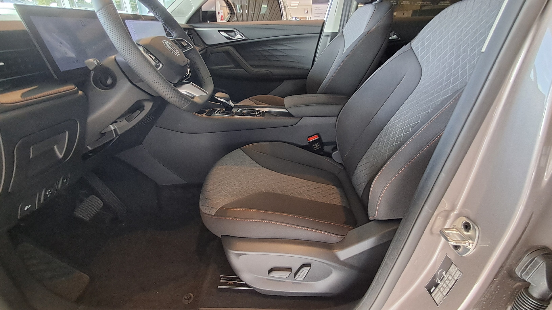 Billede af MG HS 1,5 T GDI  Plugin-hybrid Comfort 272HK 5d Aut.