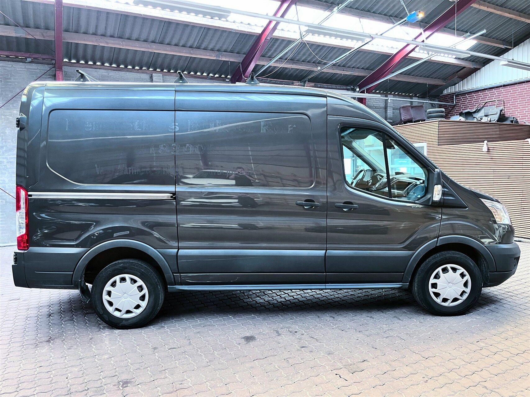 Billede af Ford Transit 350 L2H2 2,0 TDCi Trend 170HK Van 6g Aut.