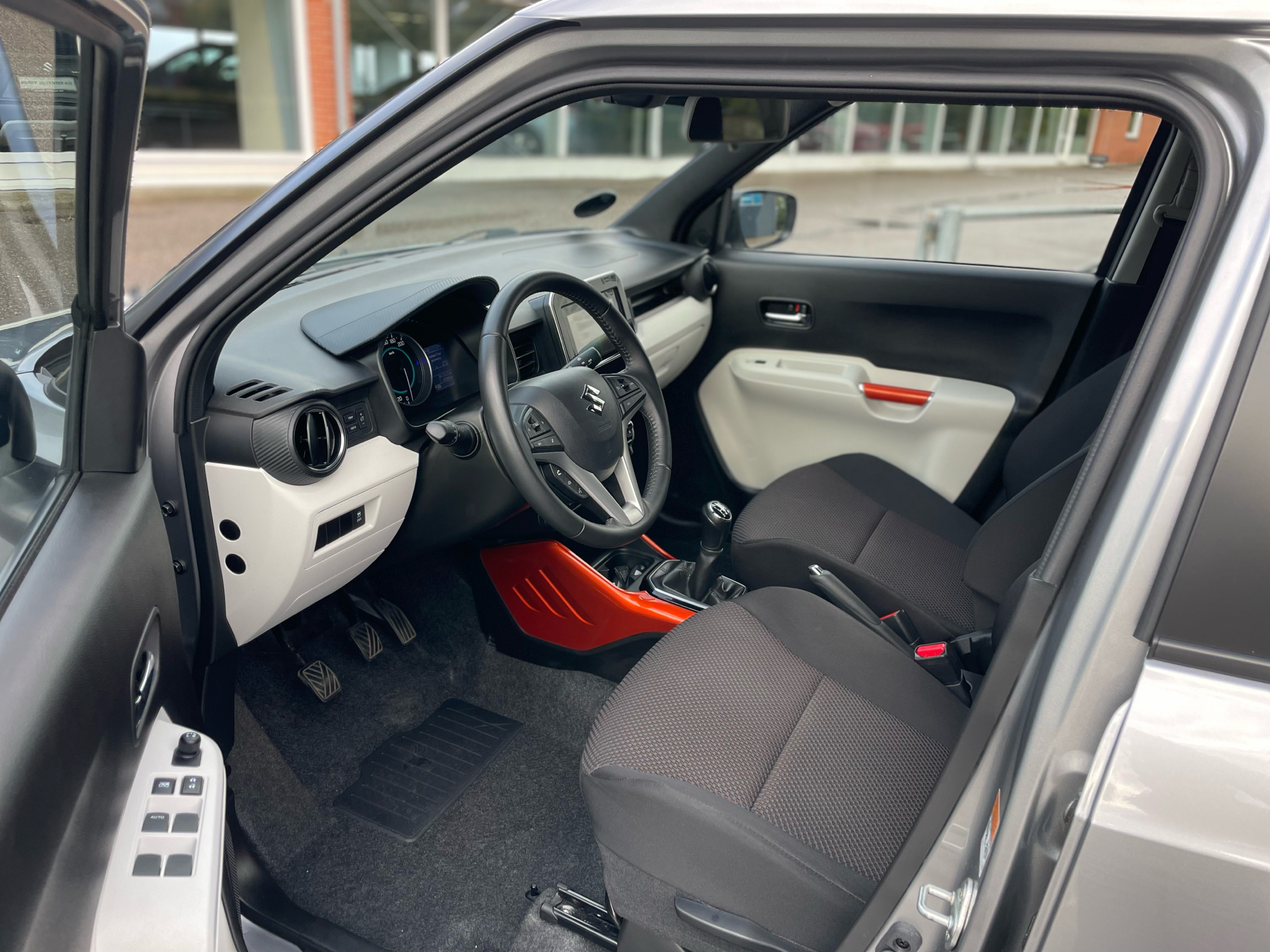 Billede af Suzuki Ignis 1,2 Dualjet Adventure Gold 90HK 5d