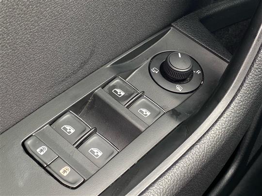 Peugeot 208 1,6 BlueHDi Chili Plus 100HK 5d