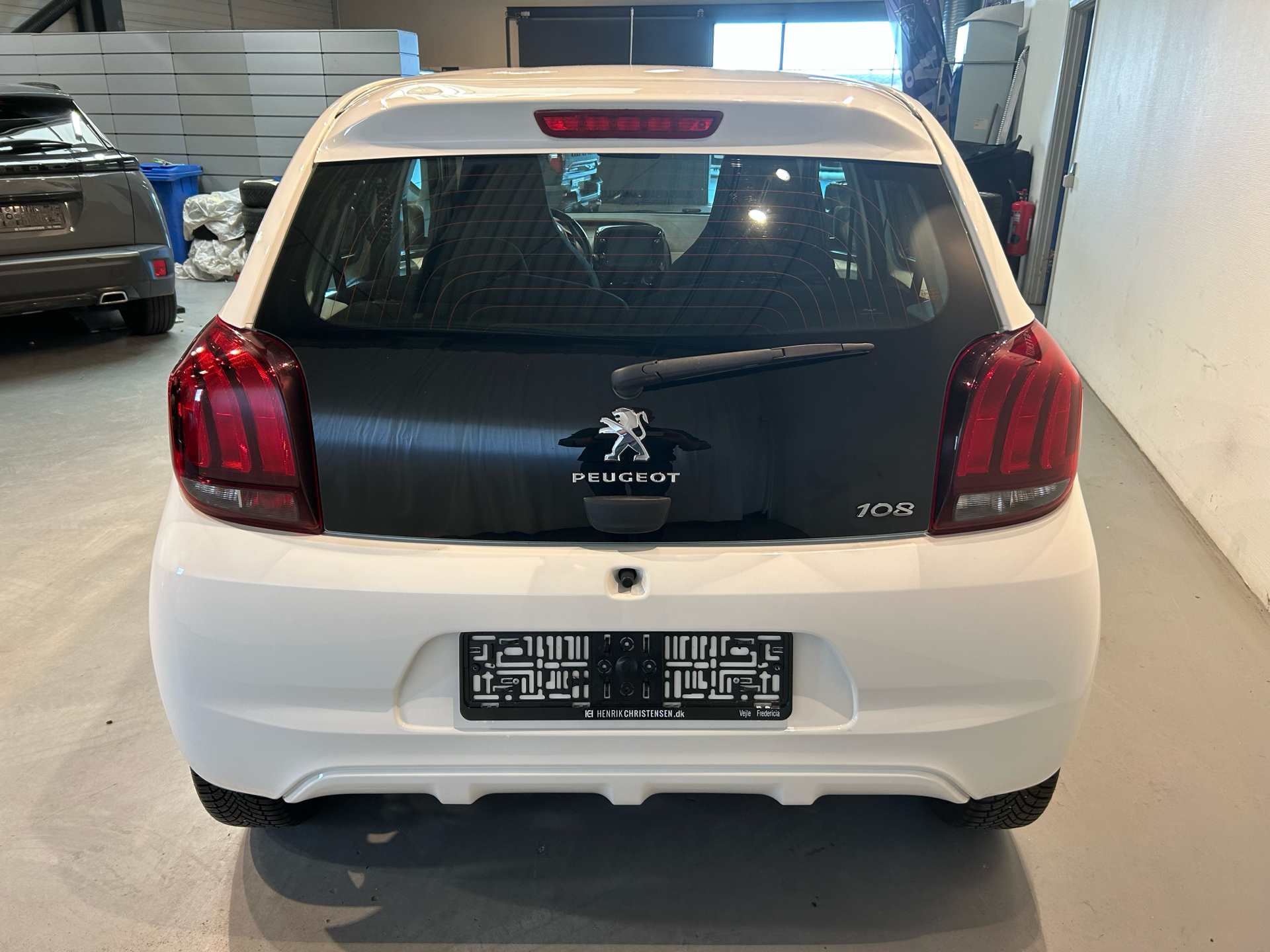 Billede af Peugeot 108 1,0 e-Vti Infinity 72HK 5d