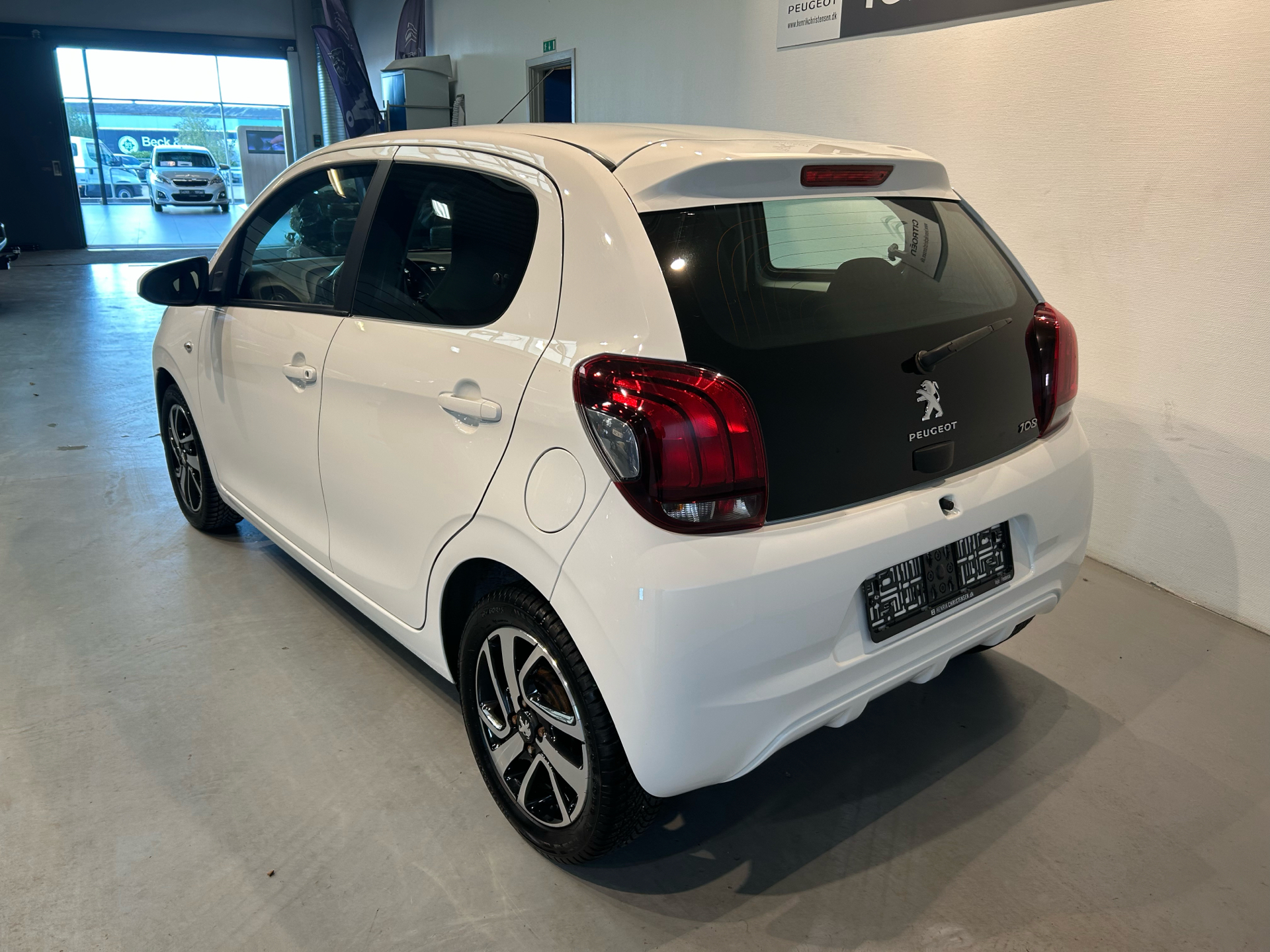 Billede af Peugeot 108 1,0 e-Vti Infinity 72HK 5d