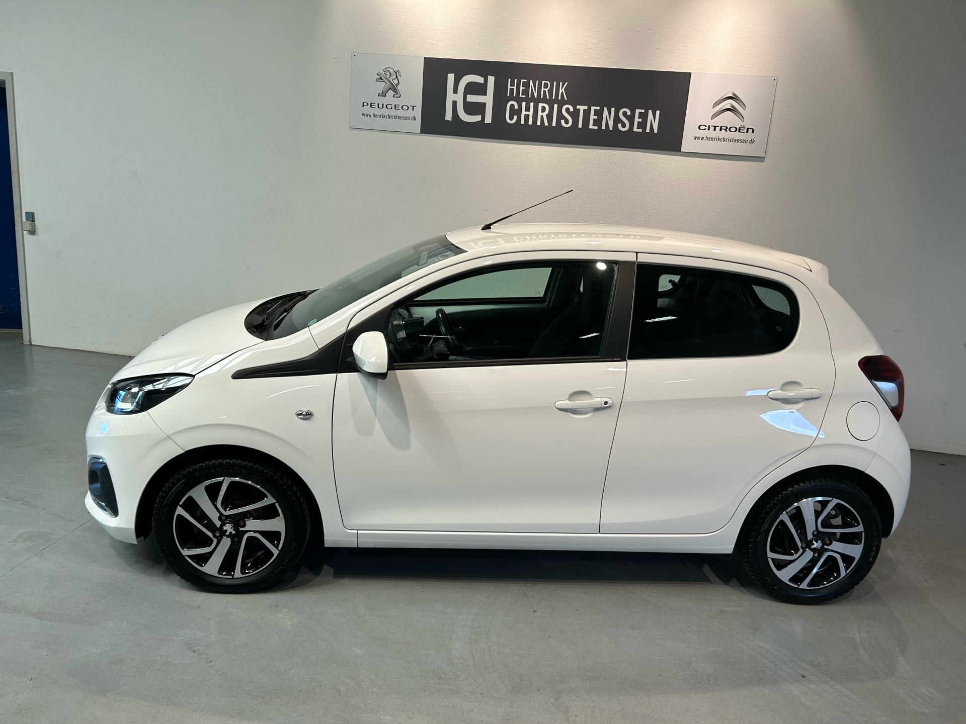 Billede af Peugeot 108 1,0 e-Vti Infinity 72HK 5d