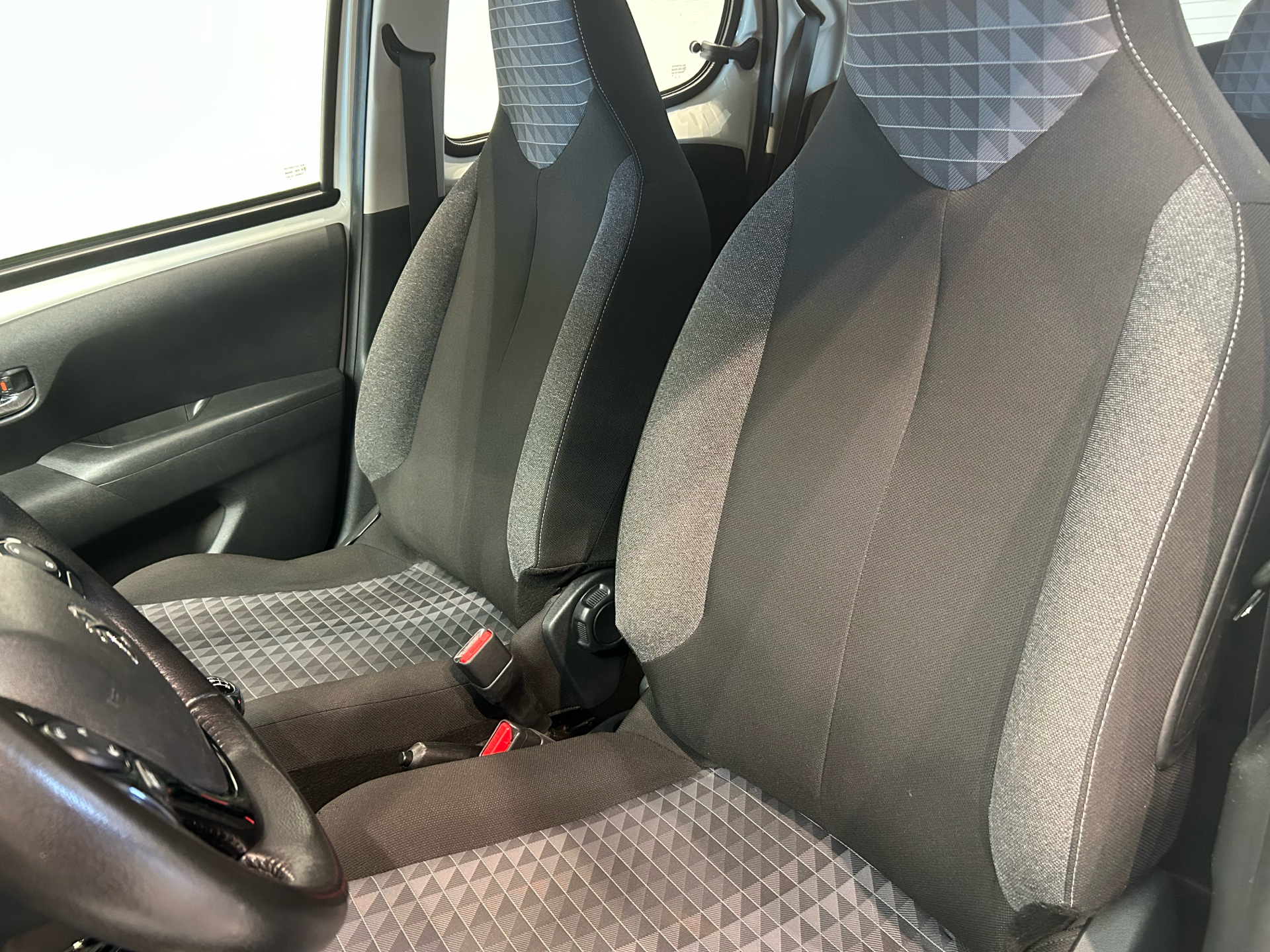 Billede af Peugeot 108 1,0 e-Vti Infinity 72HK 5d