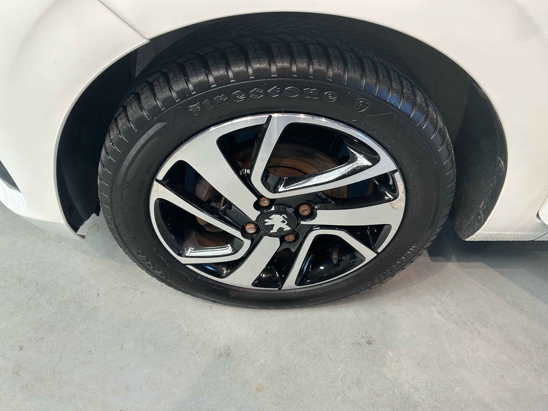 Billede af Peugeot 108 1,0 e-Vti Infinity 72HK 5d