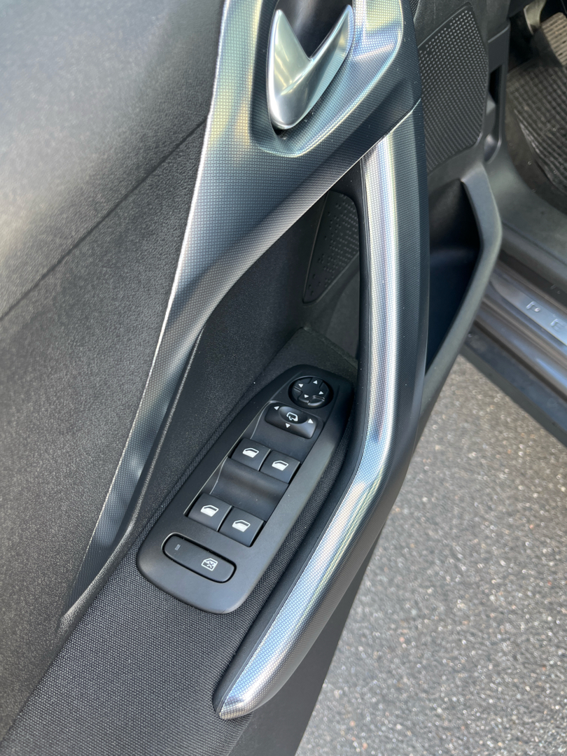 Billede af Peugeot 2008 1,2 PureTech Exclusive Plus 130HK 5d 6g