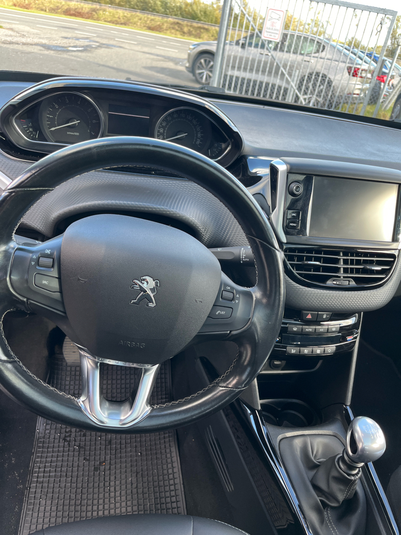 Billede af Peugeot 2008 1,2 PureTech Exclusive Plus 130HK 5d 6g