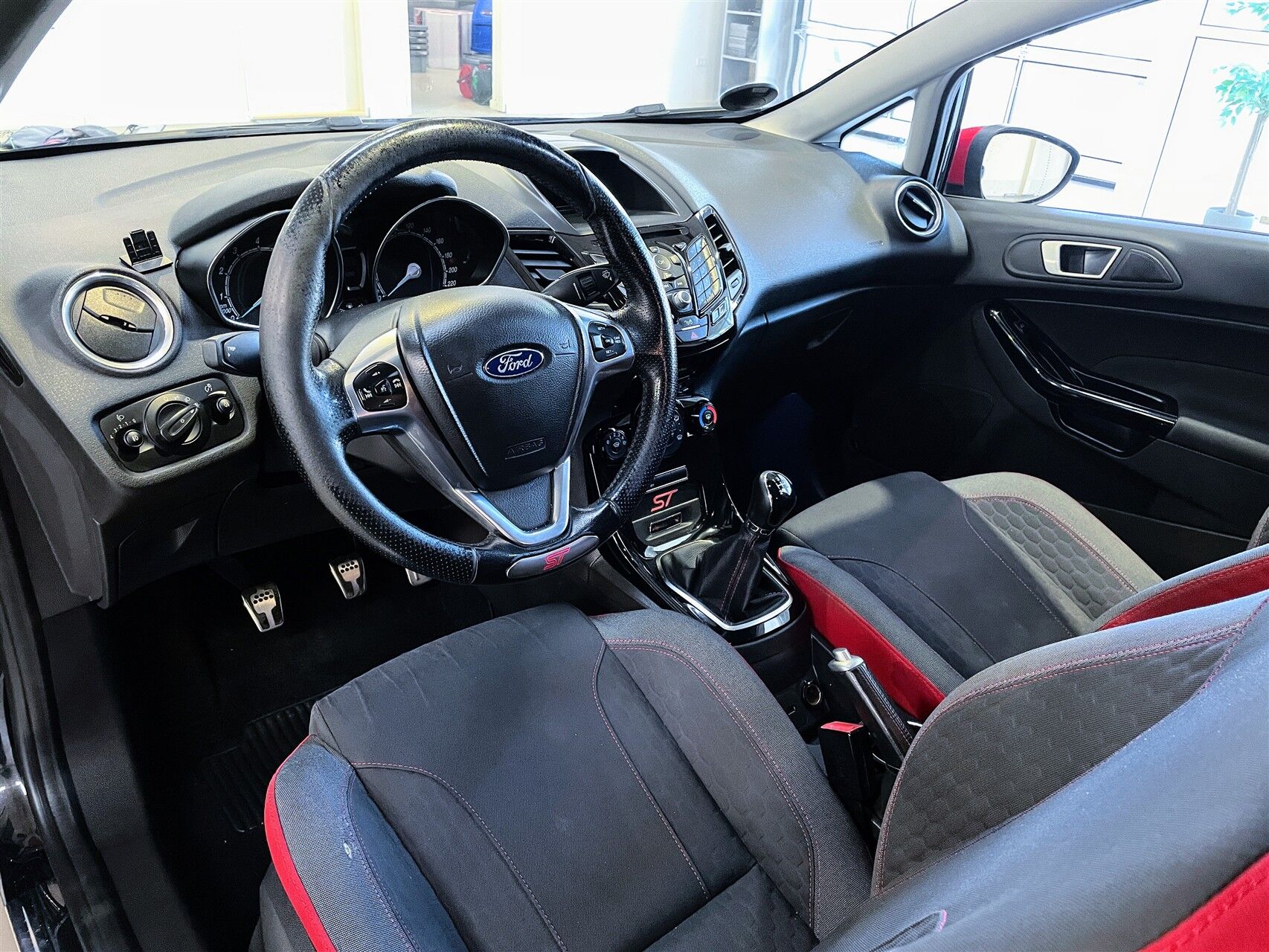 Billede af Ford Fiesta 1,0 EcoBoost Black Edition Start/Stop 140HK 3d