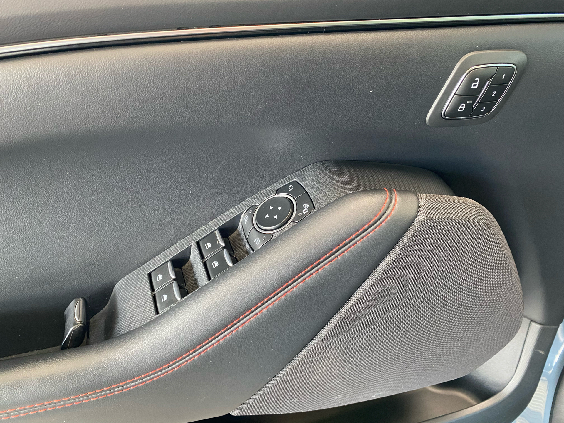 Billede af Ford Mustang Mach-E EL UR Premium 294HK 5d Aut.