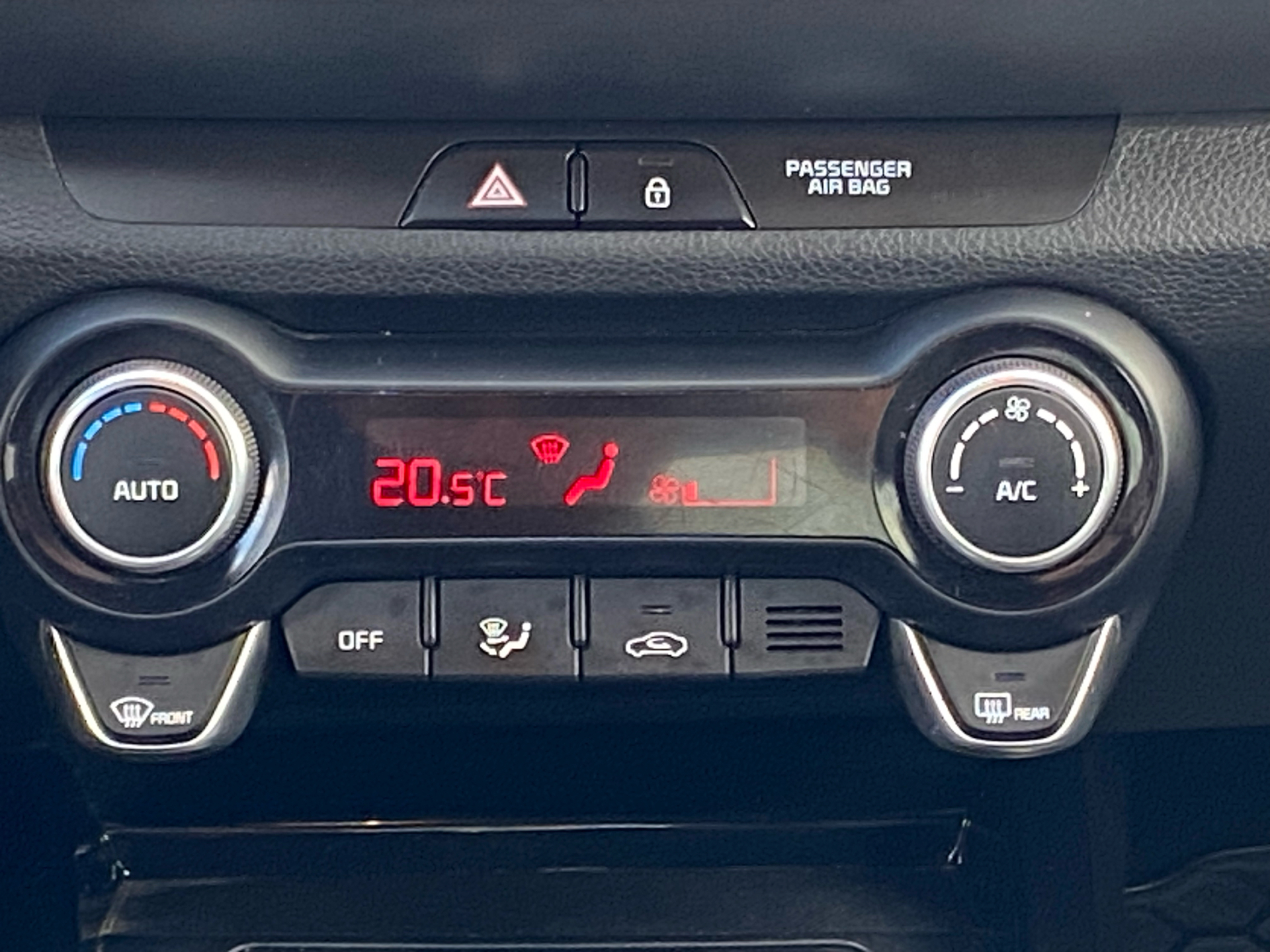 Billede af Kia Stonic 1,0 T-GDI  Mild hybrid Prestige m/Upgrade 100HK 5d 6g