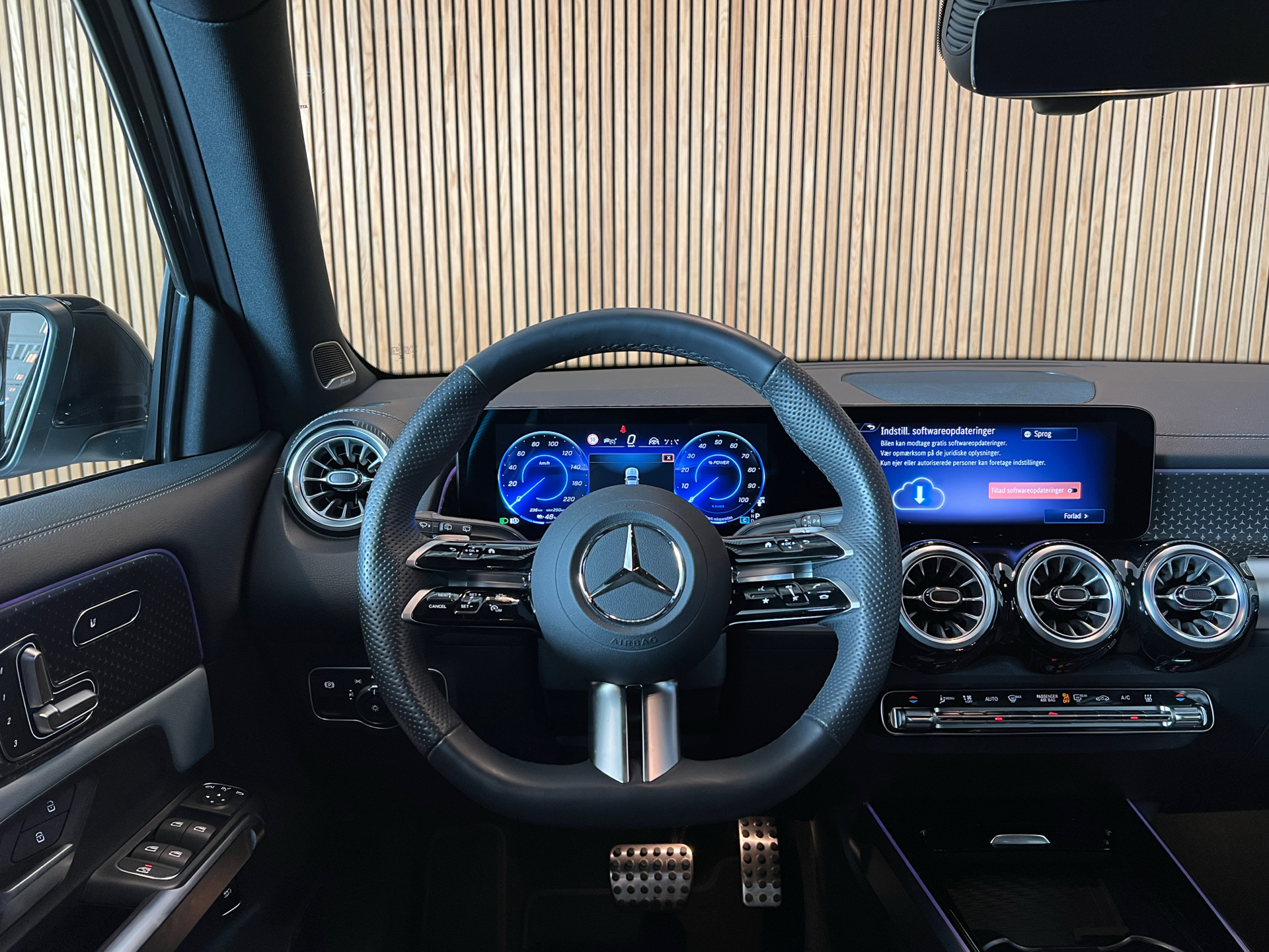 Billede af Mercedes-Benz EQB 250+ EL AMG Premium 190HK 5d Aut.