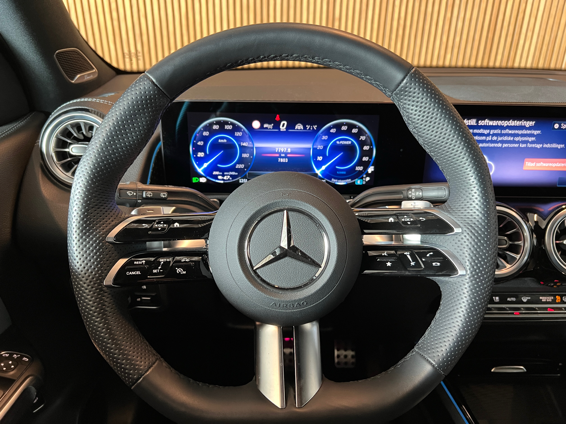 Billede af Mercedes-Benz EQB 250+ EL AMG Premium 190HK 5d Aut.