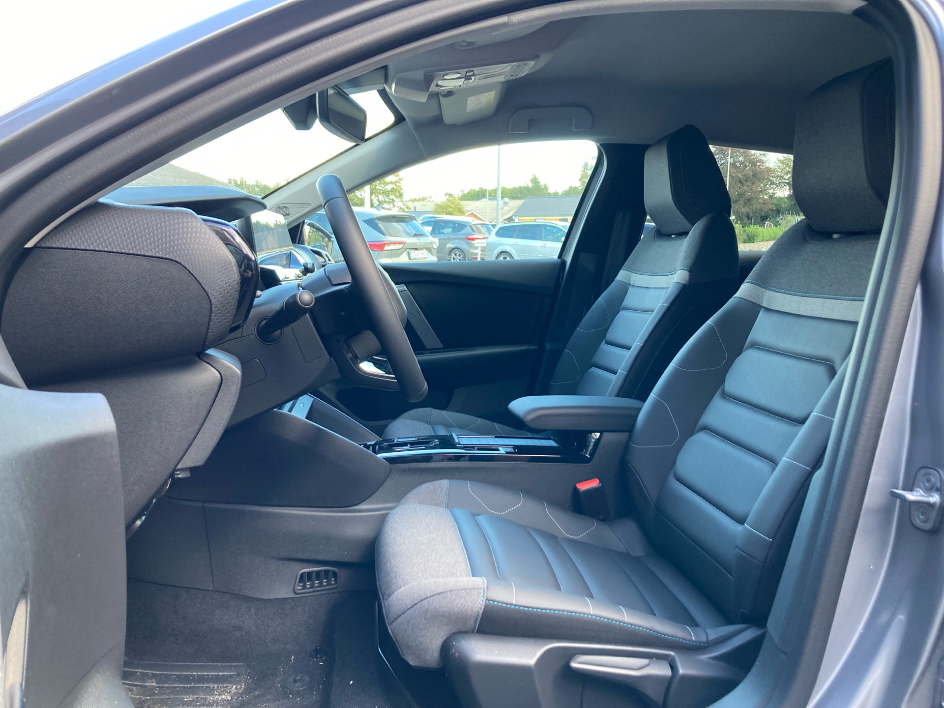 Billede af Citroën e-C4 X EL Max 136HK 5d Aut.