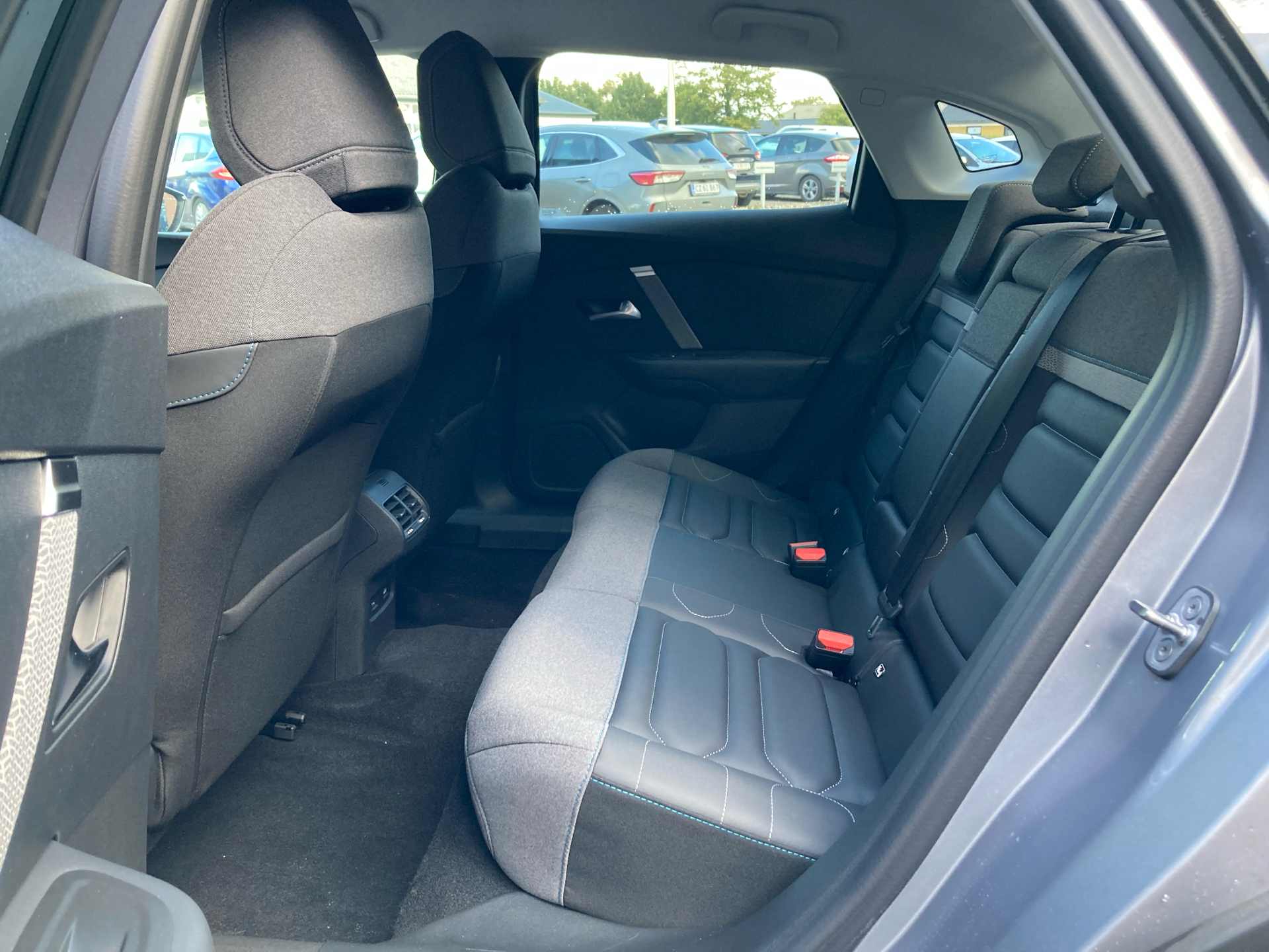Billede af Citroën e-C4 X EL Max 136HK 5d Aut.