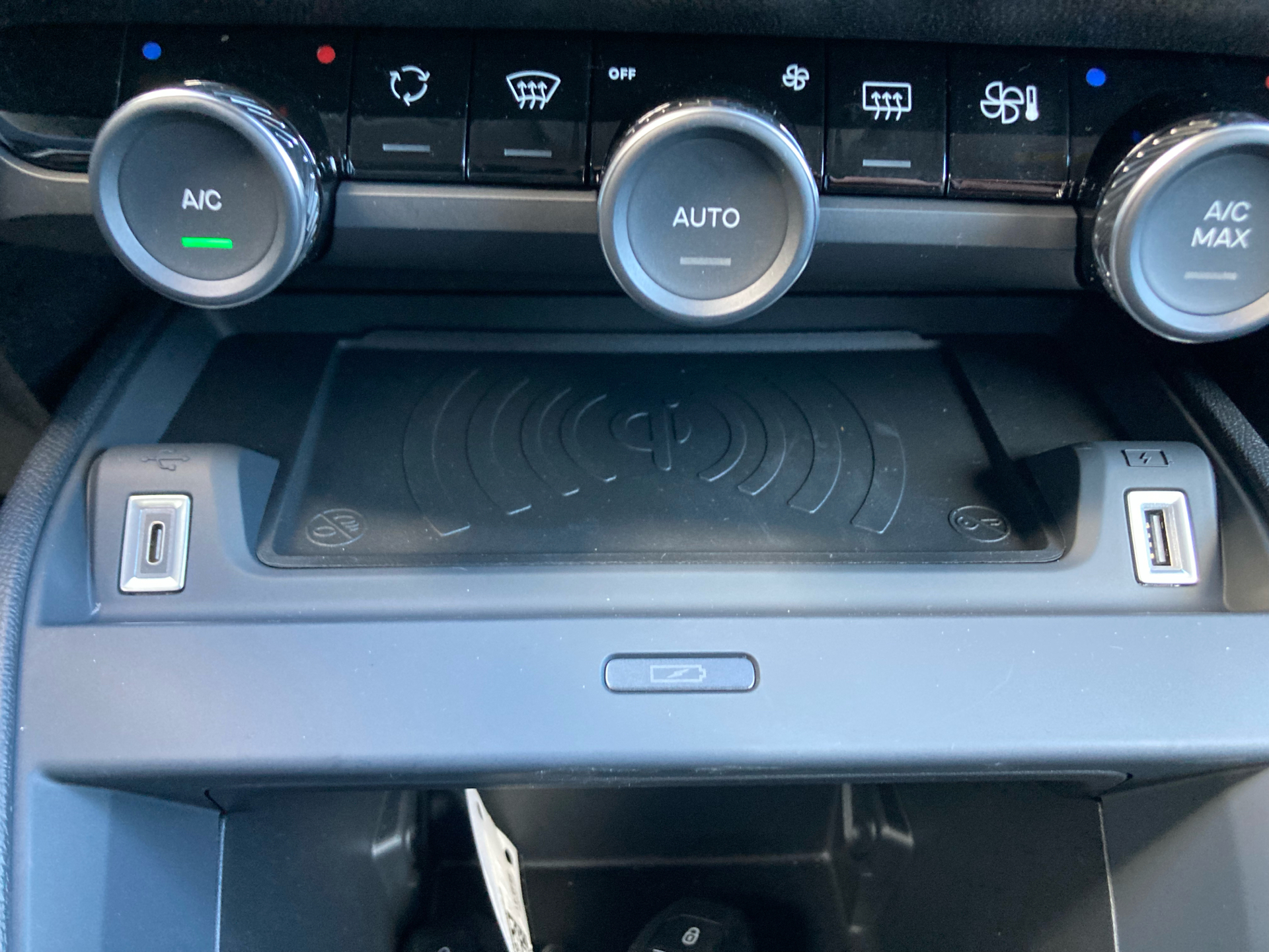 Billede af Citroën e-C4 X EL Max 136HK 5d Aut.