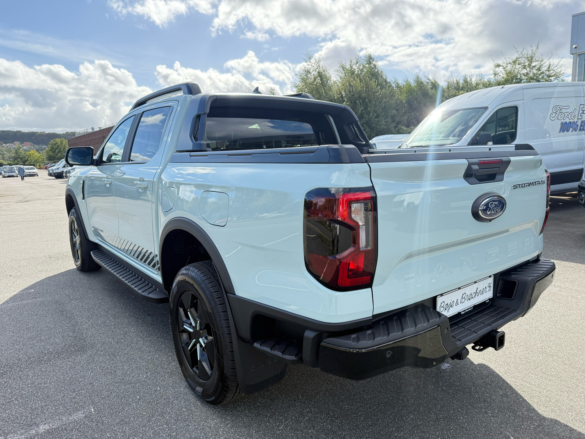 Billede af Ford Ranger 2.3 EcoBoost PHEV Stormtrak Db Cag aut 4d