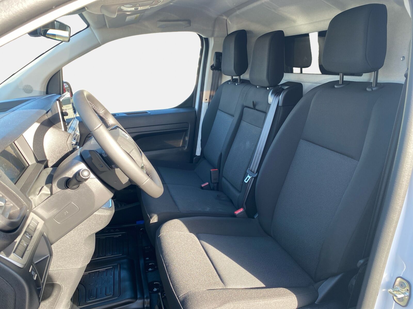 Billede af Toyota Proace Electric Long EL Comfort Master+ m/ 2 Skydedøre 136HK Van Aut.