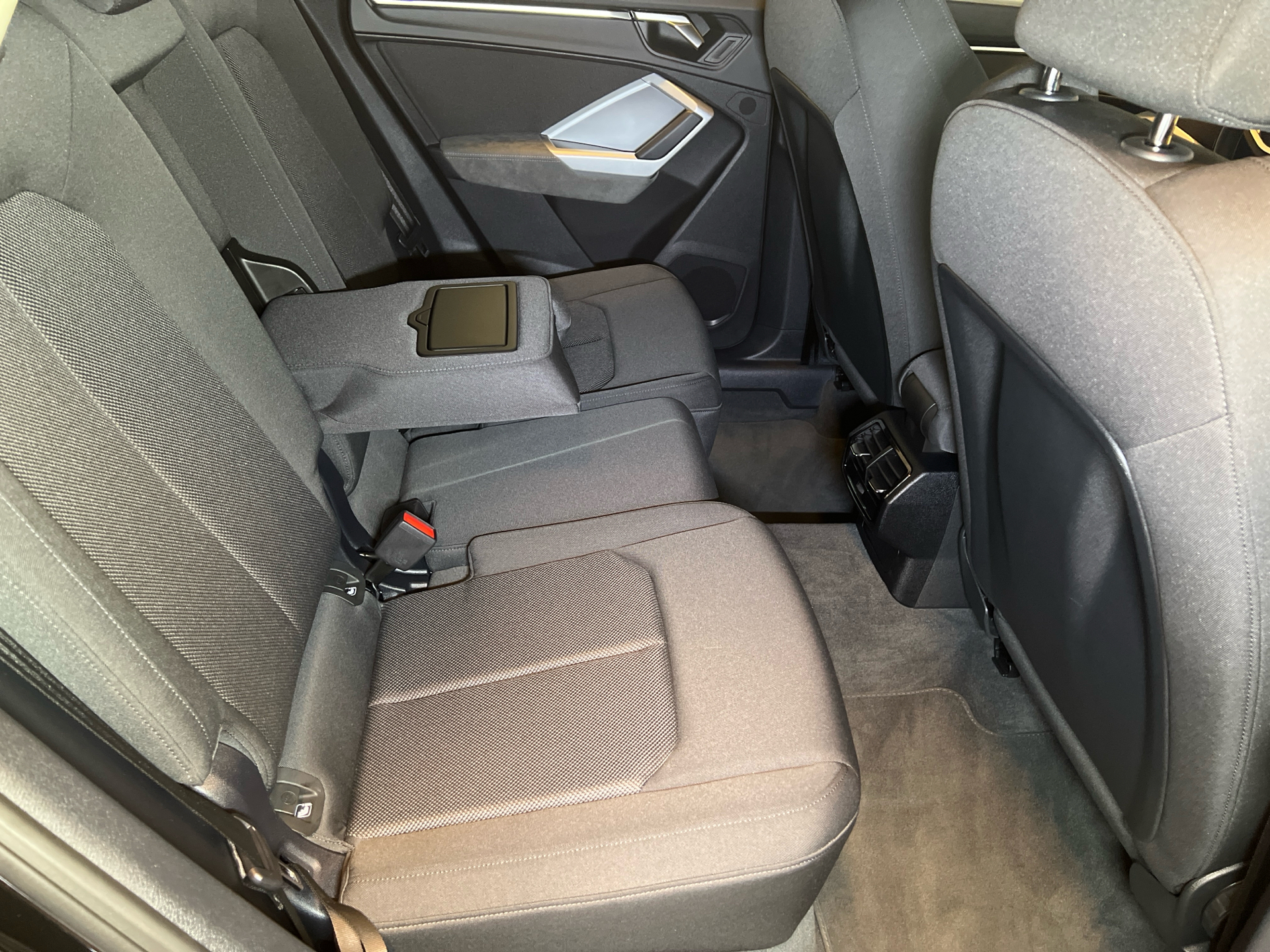 Billede af Audi Q3 1,4 45 TFSI e  Plugin-hybrid Attitude Plus S Tronic 245HK 5d 6g Aut.