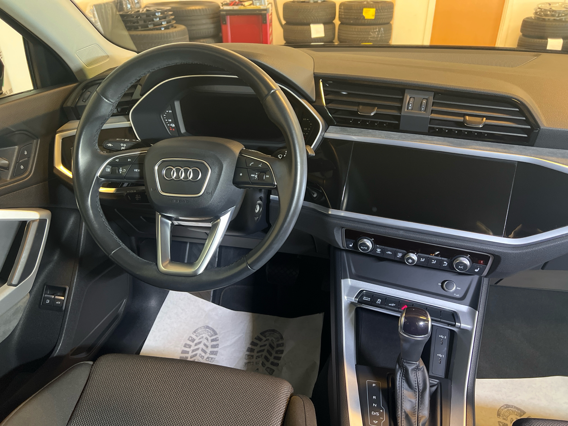 Billede af Audi Q3 1,4 45 TFSI e  Plugin-hybrid Attitude Plus S Tronic 245HK 5d 6g Aut.