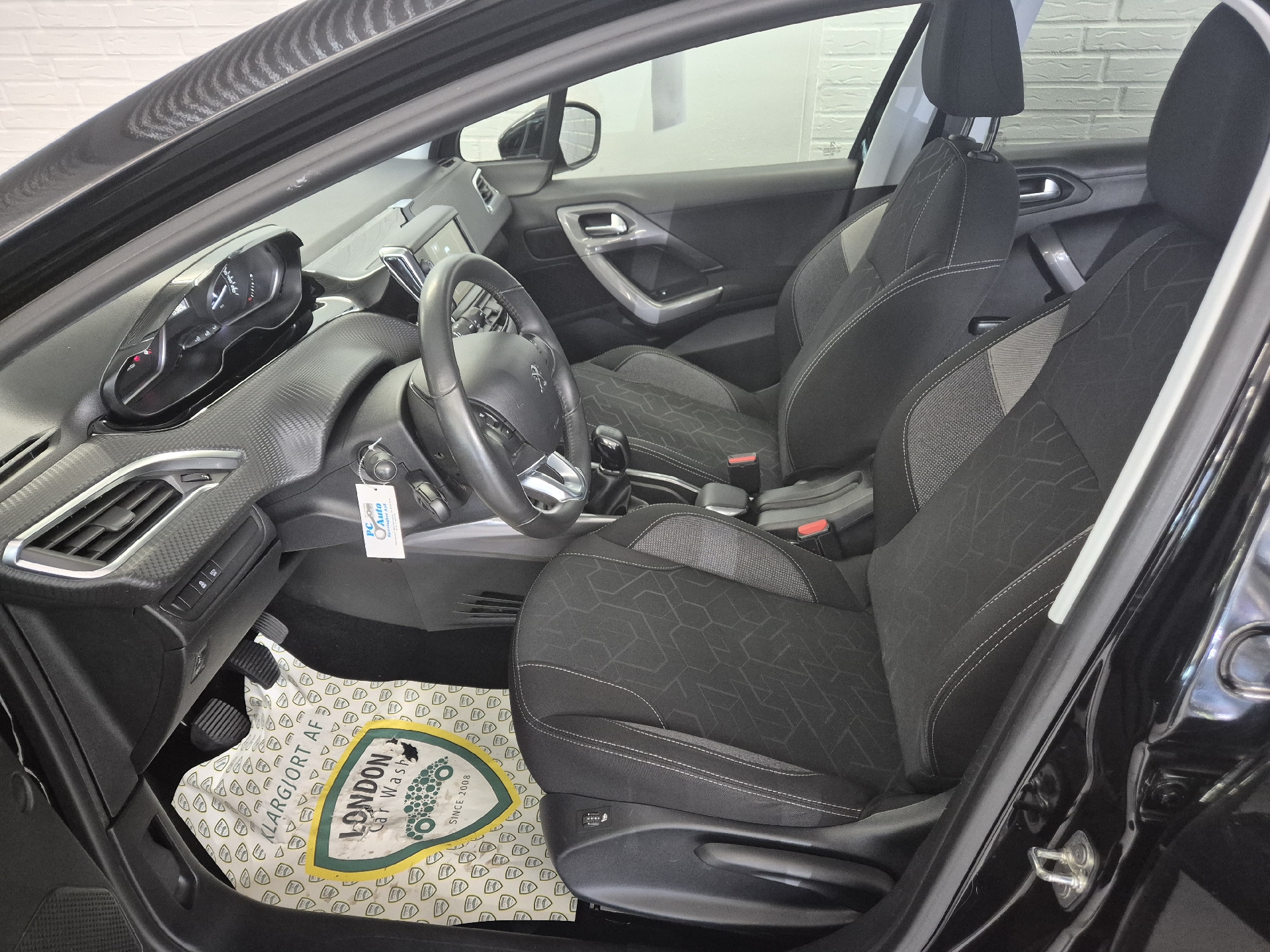 Billede af Peugeot 2008 1,6 BlueHDi Chili 100HK