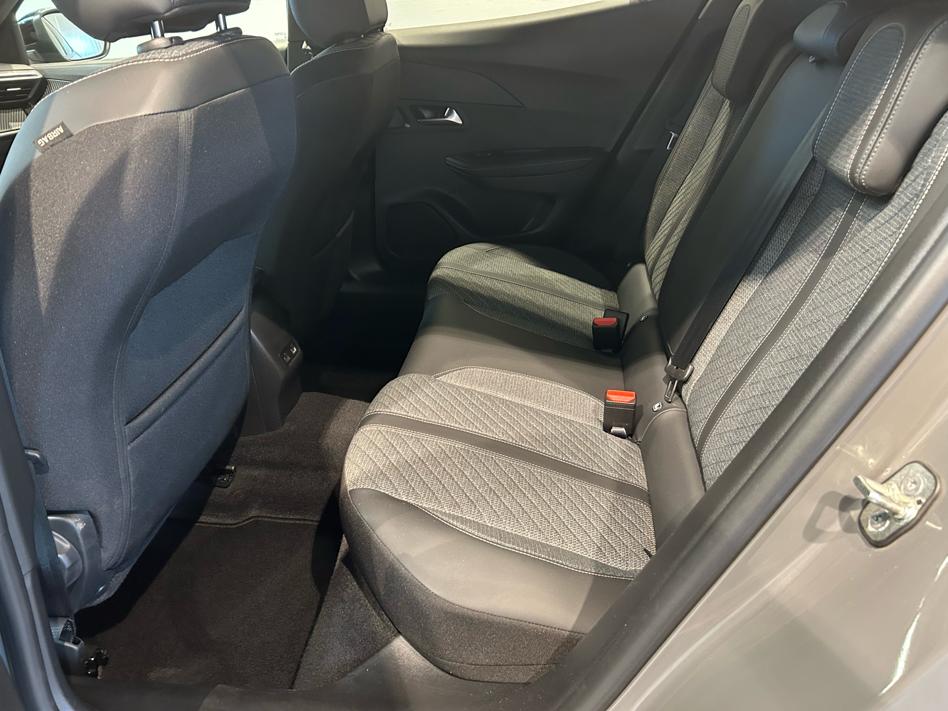 Billede af Peugeot 2008 1,2 PureTech Allure EAT8 130HK 5d 8g Aut.