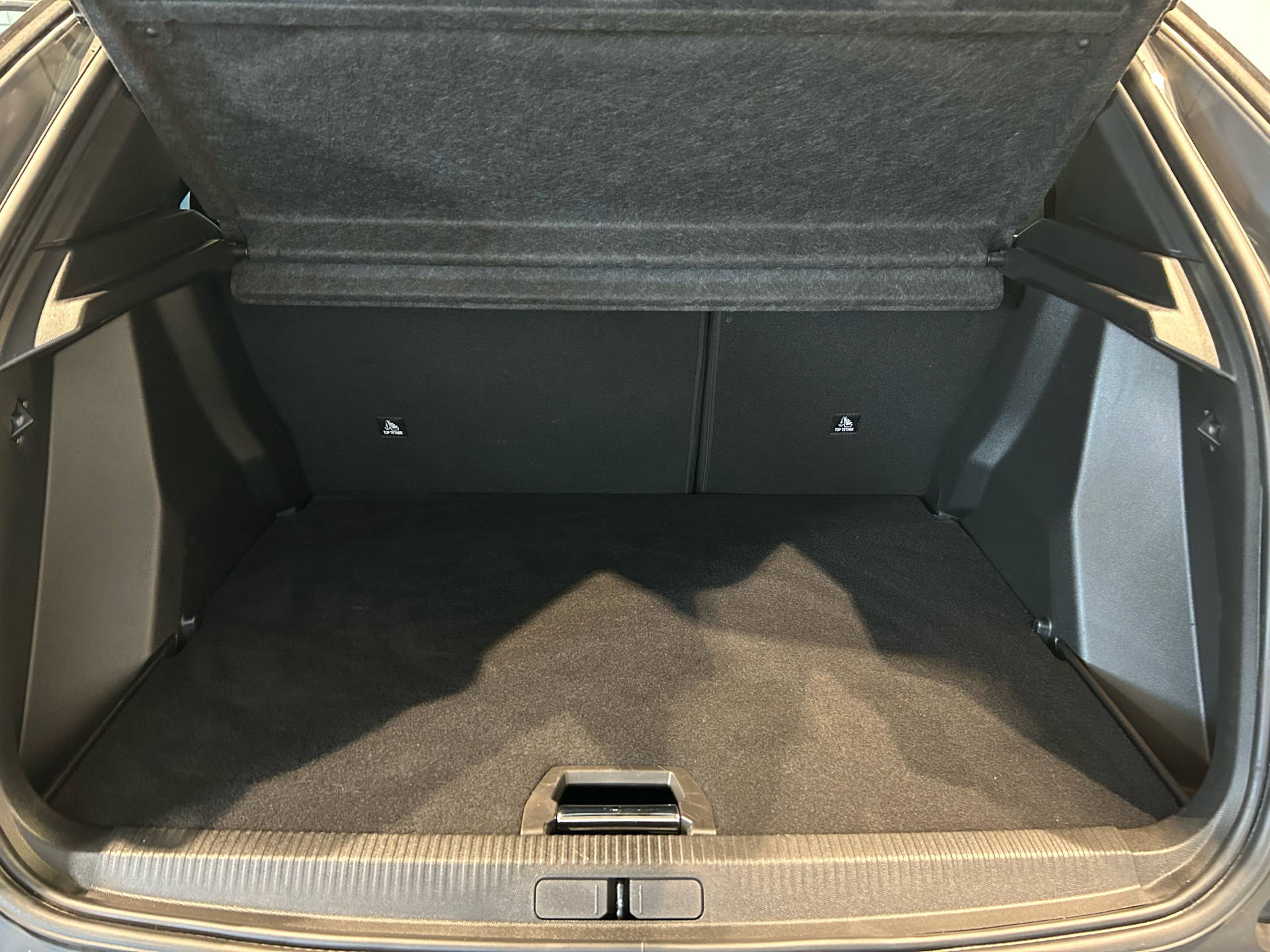 Billede af Peugeot 2008 1,2 PureTech Allure EAT8 130HK 5d 8g Aut.
