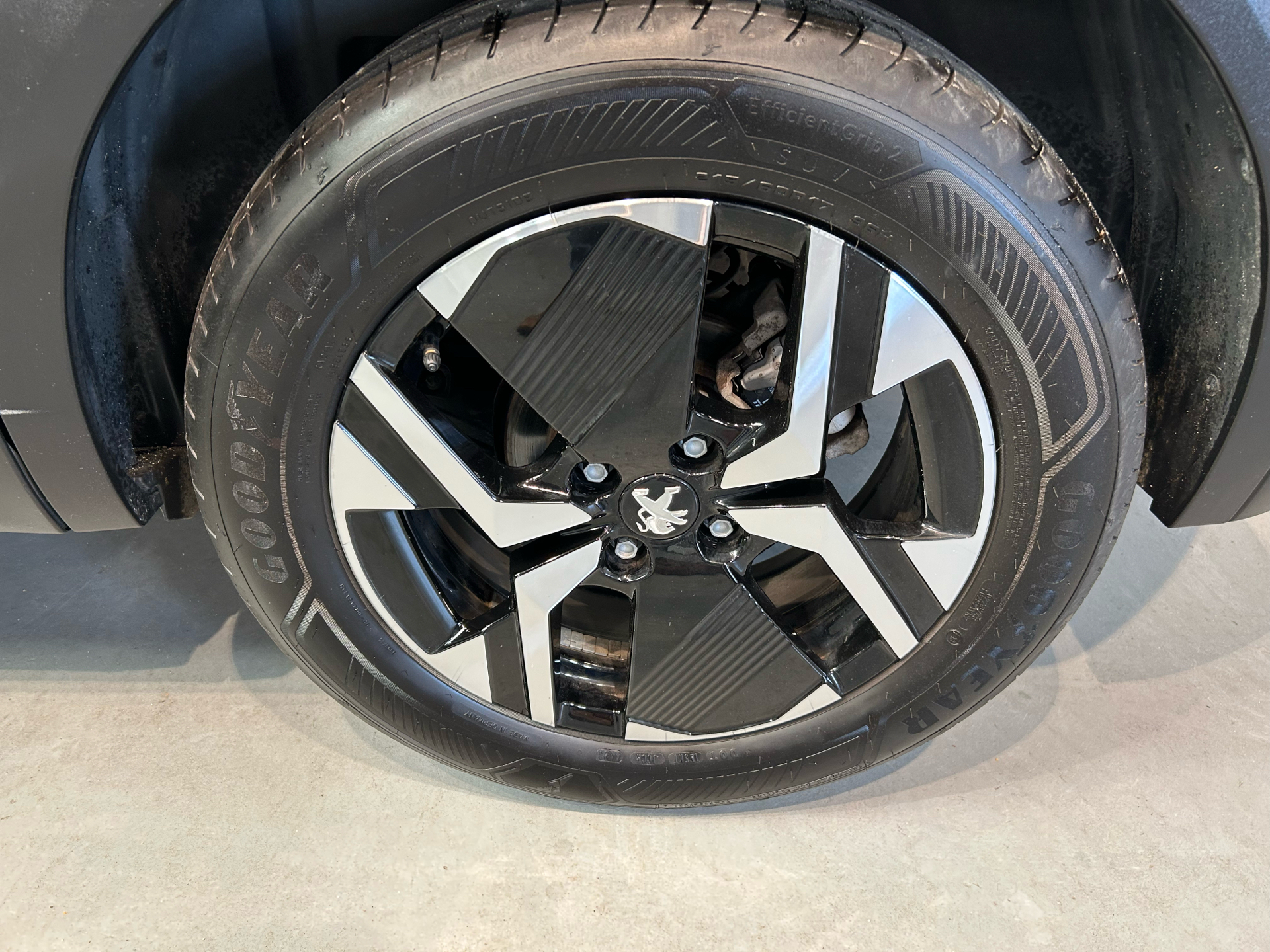 Billede af Peugeot 2008 1,2 PureTech Allure EAT8 130HK 5d 8g Aut.