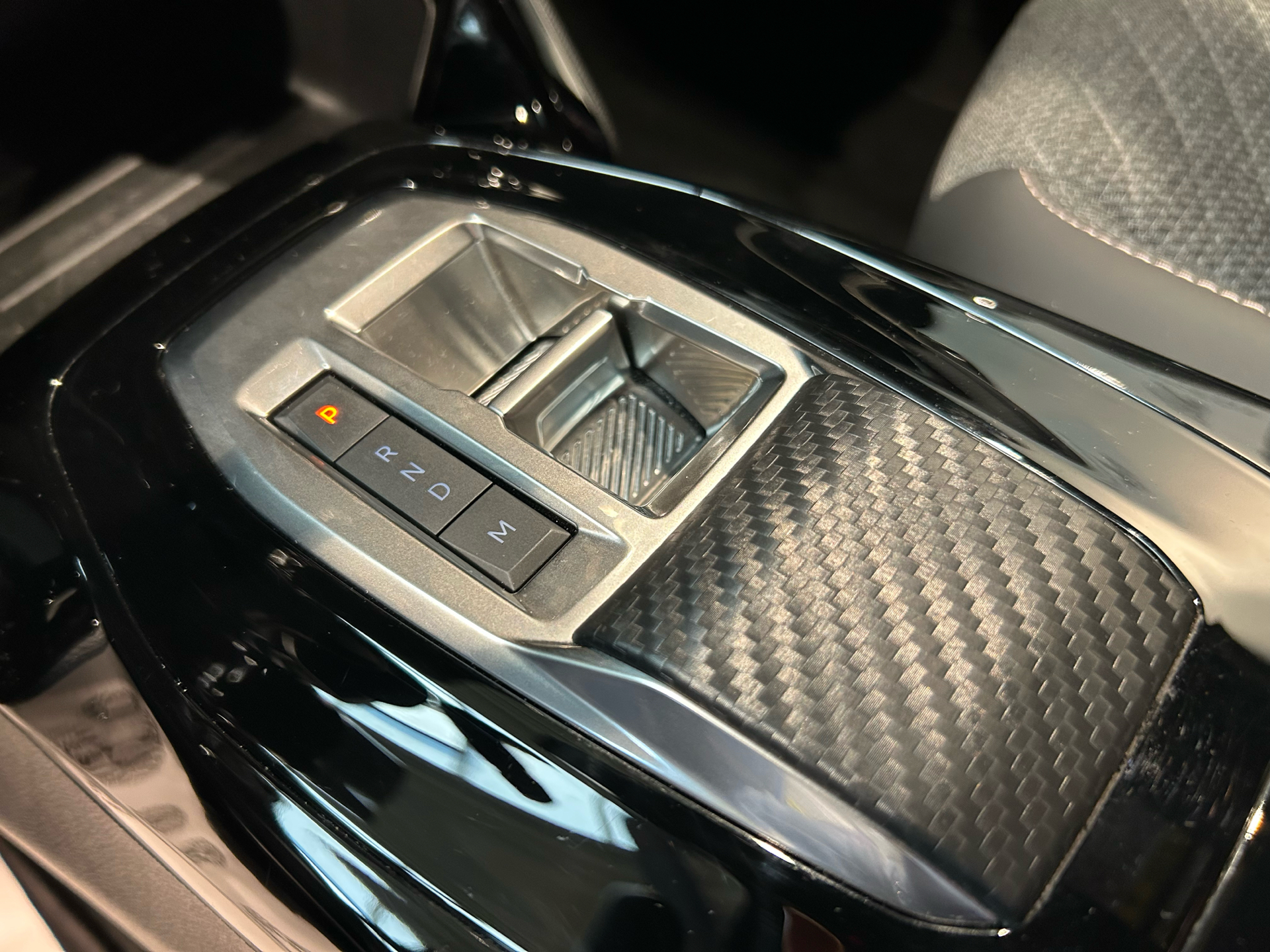 Billede af Peugeot 2008 1,2 PureTech Allure EAT8 130HK 5d 8g Aut.
