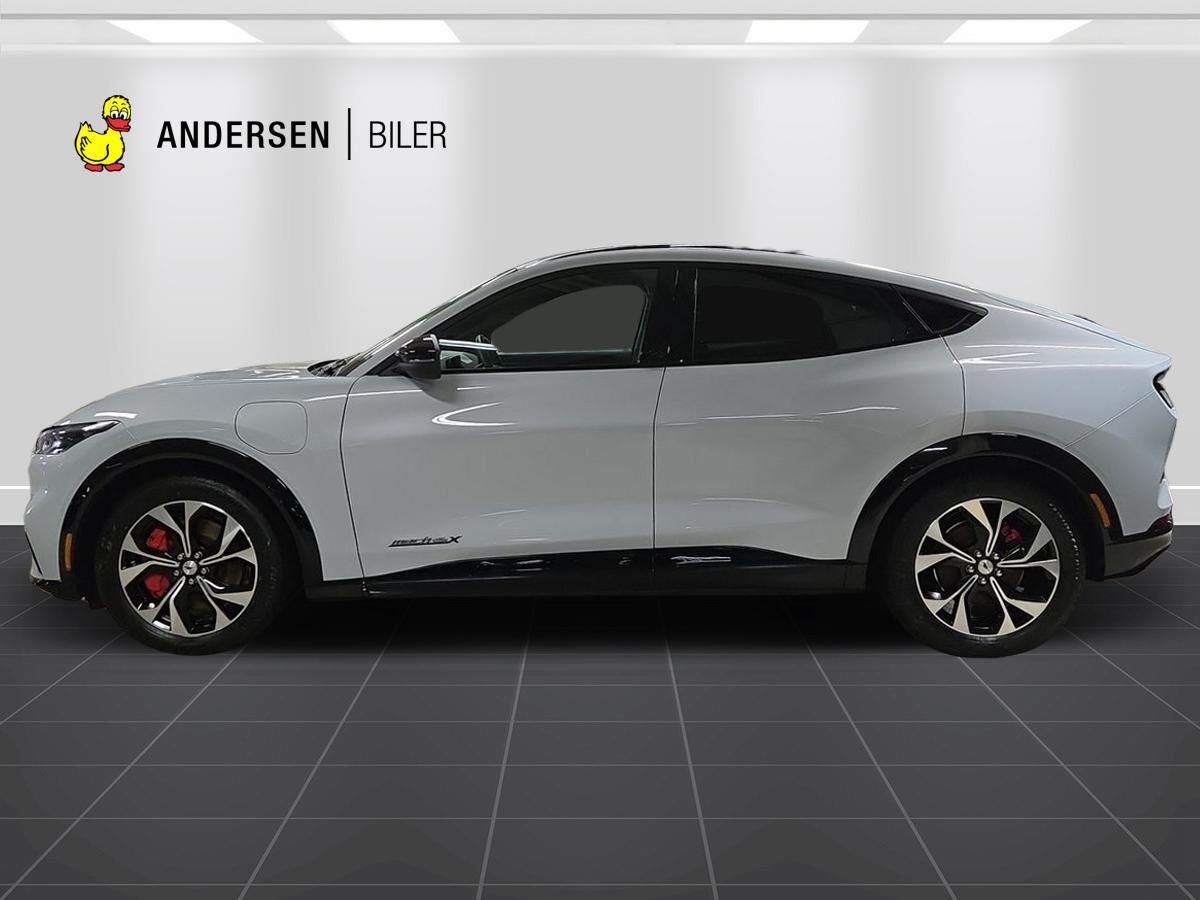 Billede af Ford Mustang Mach-E EL UR AWD 351HK 5d Aut.