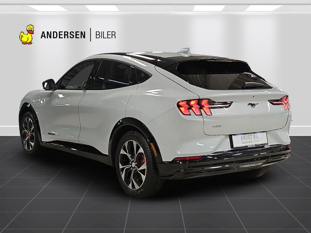 Billede af Ford Mustang Mach-E EL UR AWD 351HK 5d Aut.