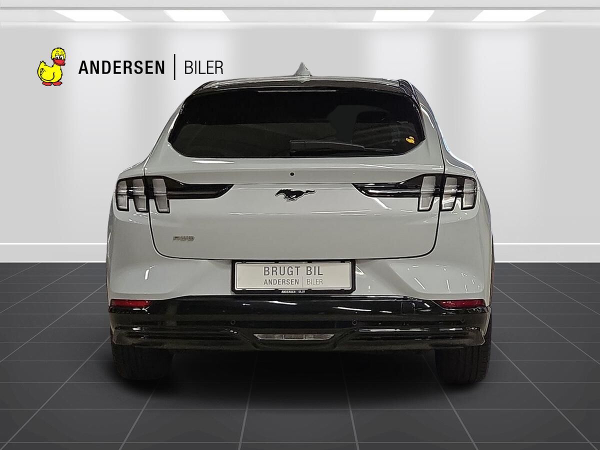 Billede af Ford Mustang Mach-E EL UR AWD 351HK 5d Aut.