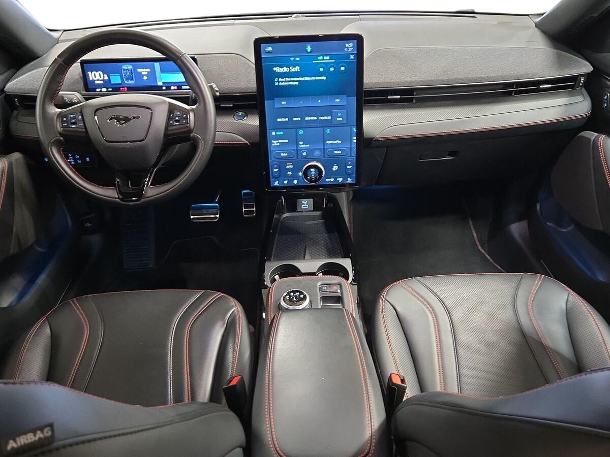 Billede af Ford Mustang Mach-E EL UR AWD 351HK 5d Aut.