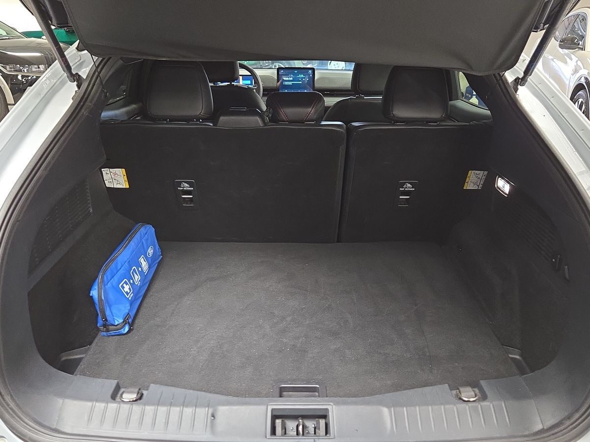 Billede af Ford Mustang Mach-E EL UR AWD 351HK 5d Aut.